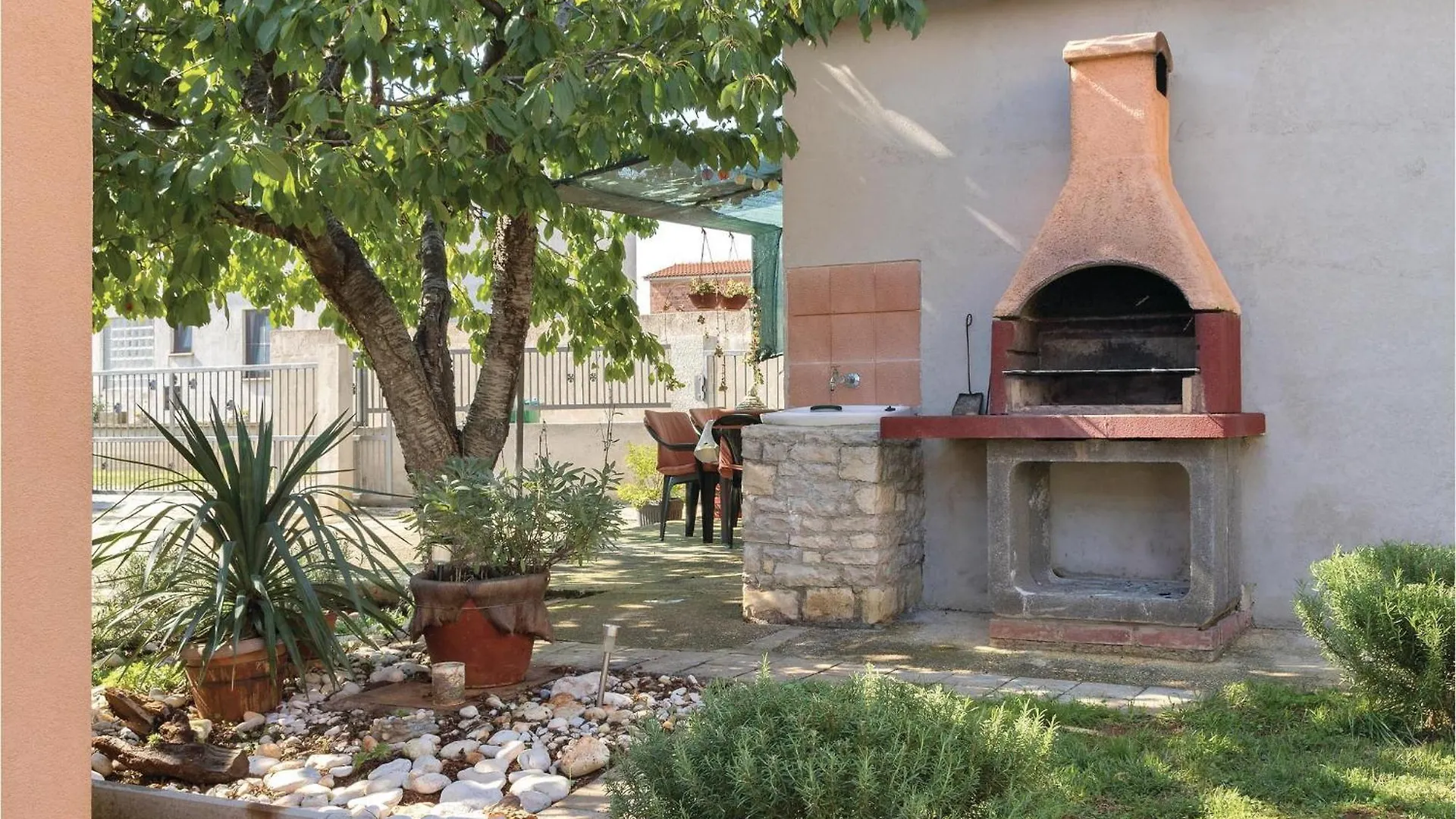 2 Bedroom Beautiful Home In Sikici Pula 0*,  Croatia